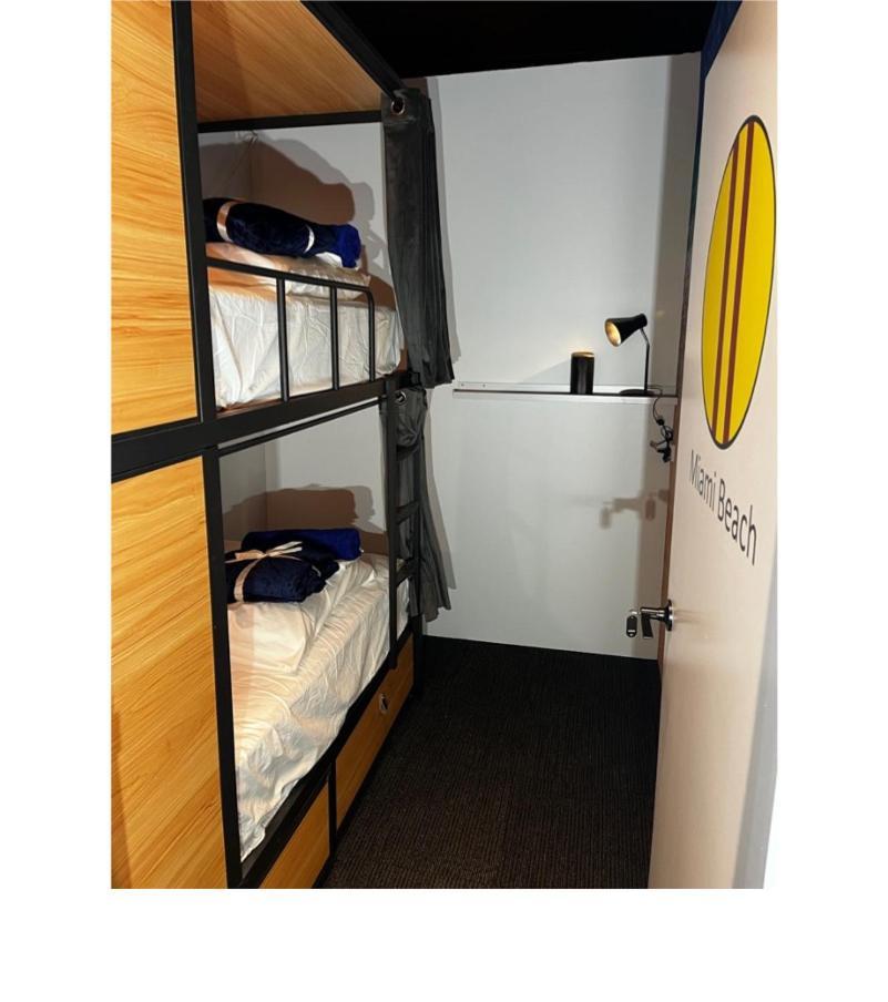 Capsuleaccom Hostel Gold Coast Eksteriør billede