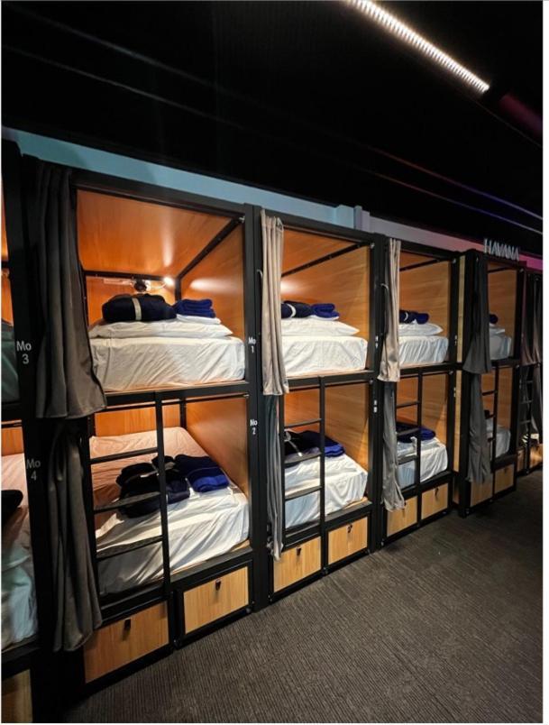 Capsuleaccom Hostel Gold Coast Eksteriør billede